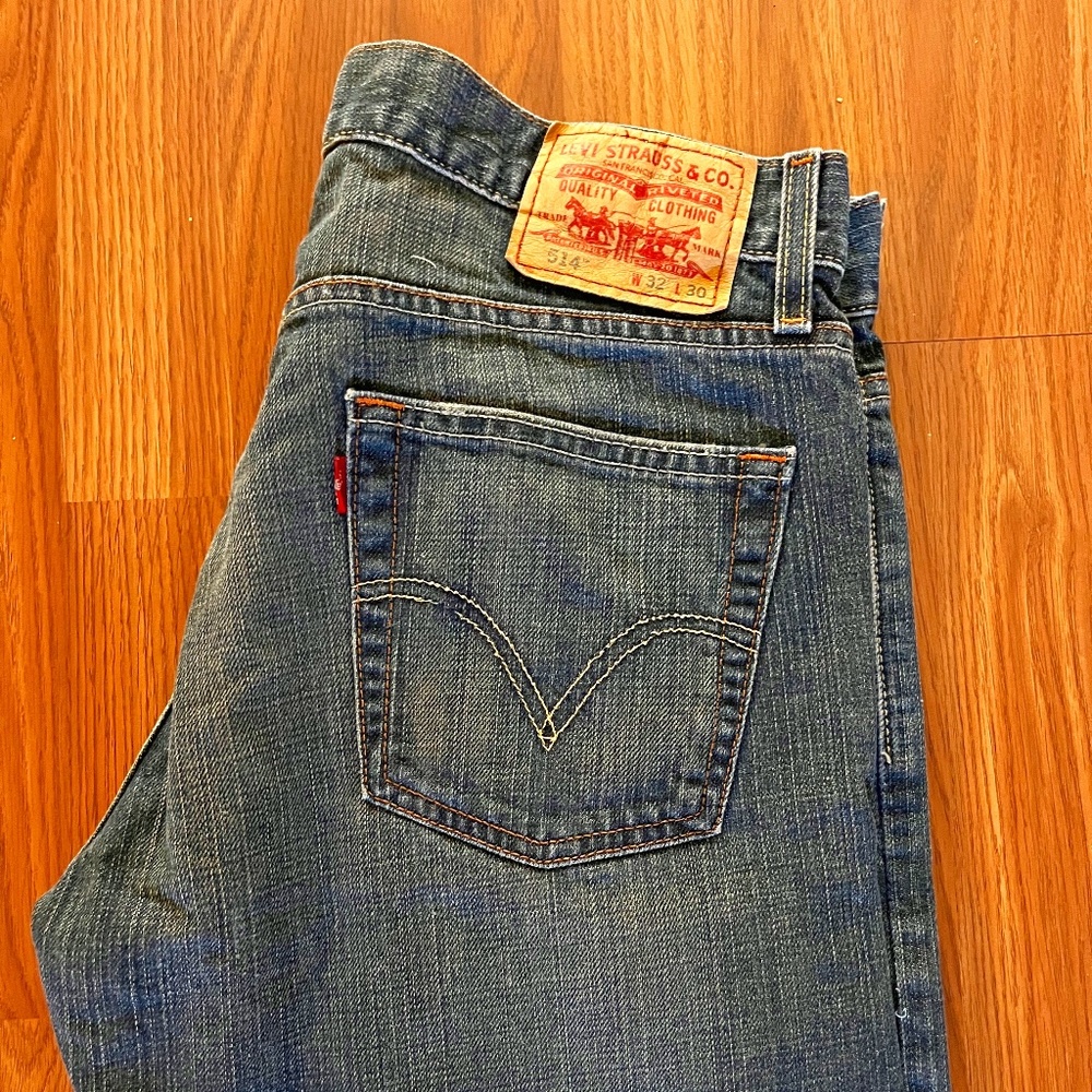 Levi- Silm Straight fit
